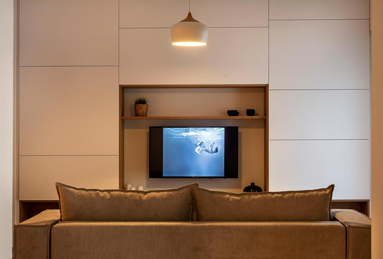 Elegant, Spacious & Minimalist Aptm W/Balcony Διαμέρισμα Αθήνα Εξωτερικό φωτογραφία